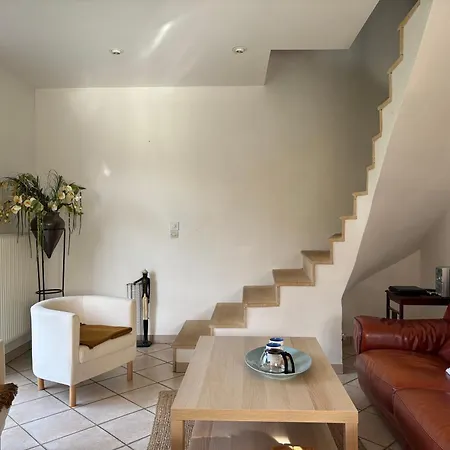 Maison Arromanches: Spacious 5-bedroom With Garden, Near