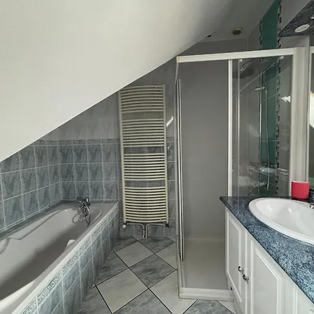 Des Pontons Maison 5 Avec Grand Jardin Clos Et Belle Terrasse Sejour Spacieux Lumineux A 2 Kms De La D'arromanches Pres De Bayeux, Omaha - Table De Ping Pong - Garage