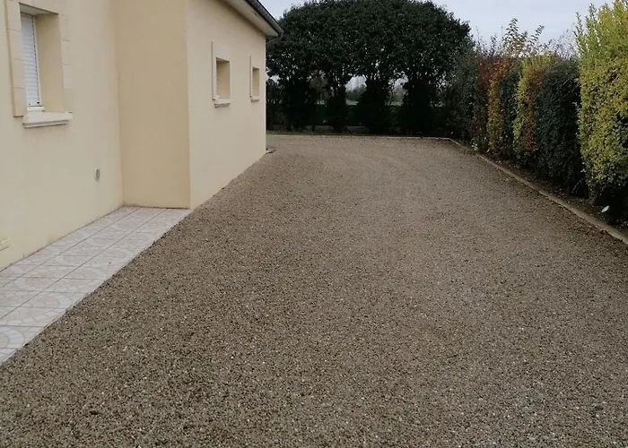 Maison Arromanches: Spacious 5-bedroom With Garden, Near Villa Tracy-sur-Mer