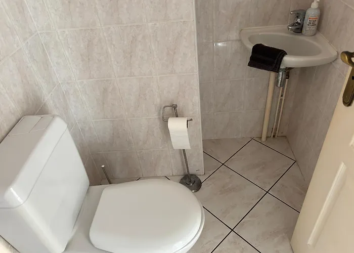 Maison Arromanches: Spacious 5-bedroom With Garden, Near Villa Tracy-sur-Mer