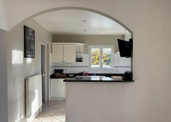 Maison Arromanches: Spacious 5-bedroom With Garden, Near * Tracy-sur-Mer