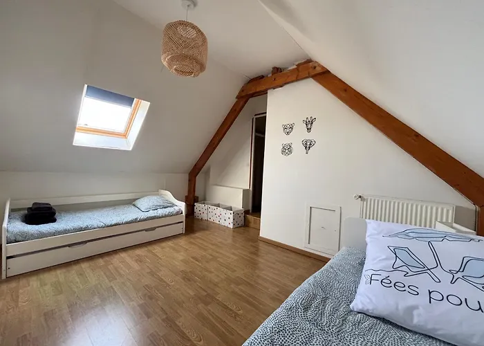 Maison Arromanches: Spacious 5-bedroom With Garden, Near Villa Tracy-sur-Mer